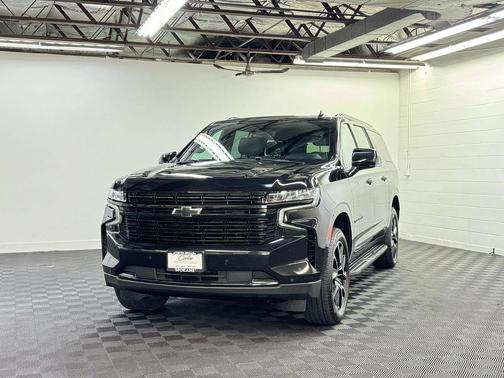 2023 Chevrolet Suburban RST