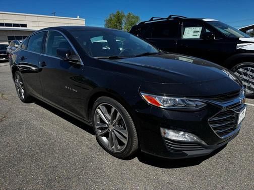 Mosaic Black Metallic 2024 Chevrolet Malibu FWD 2LT