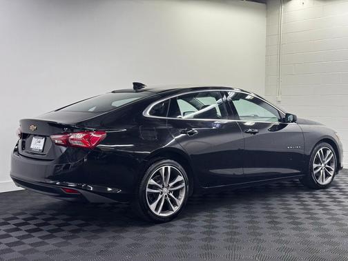Mosaic Black Metallic 2024 Chevrolet Malibu FWD 2LT