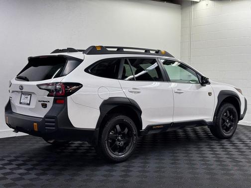 Crystal White Pearl 2024 Subaru Outback Wilderness
