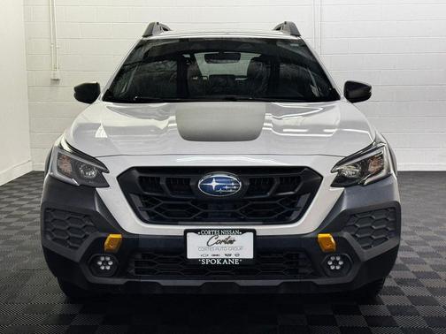 Crystal White Pearl 2024 Subaru Outback Wilderness