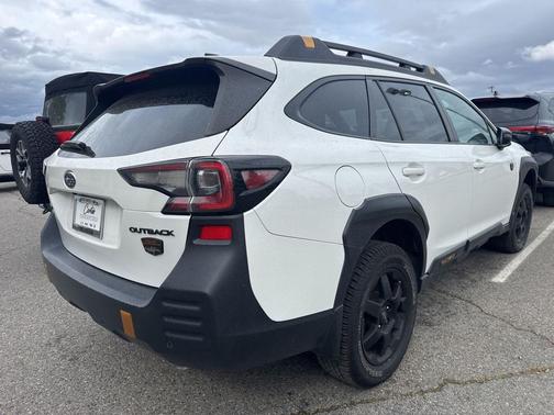 Crystal White Pearl 2024 Subaru Outback Wilderness