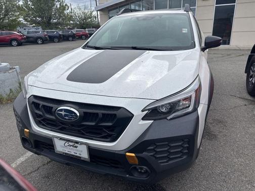 Crystal White Pearl 2024 Subaru Outback Wilderness