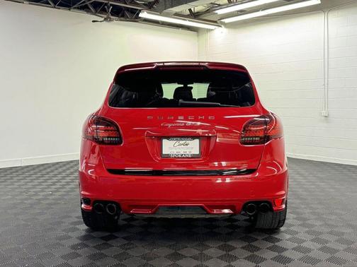 2013 Porsche Cayenne GTS