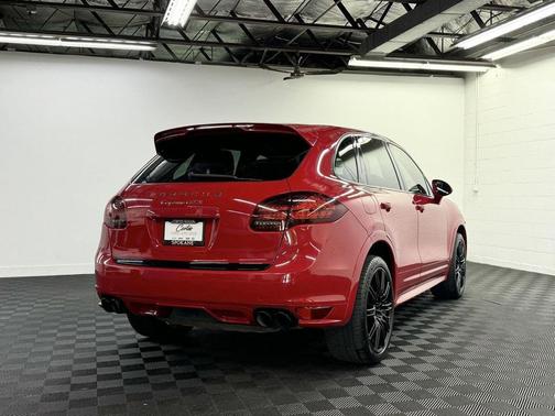 2013 Porsche Cayenne GTS