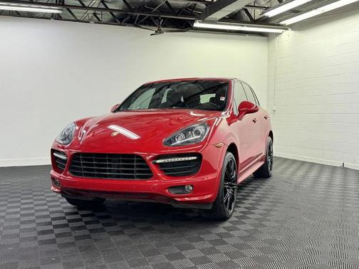 2013 Porsche Cayenne GTS