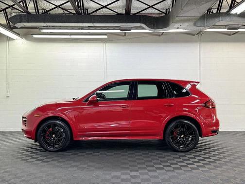 2013 Porsche Cayenne GTS