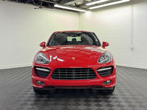2013 Porsche Cayenne GTS
