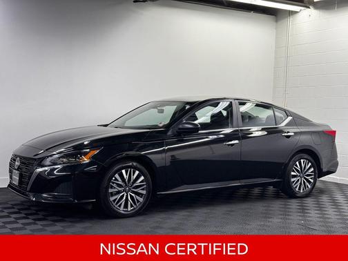 Super Black 2025 Nissan Altima 2.5 SV