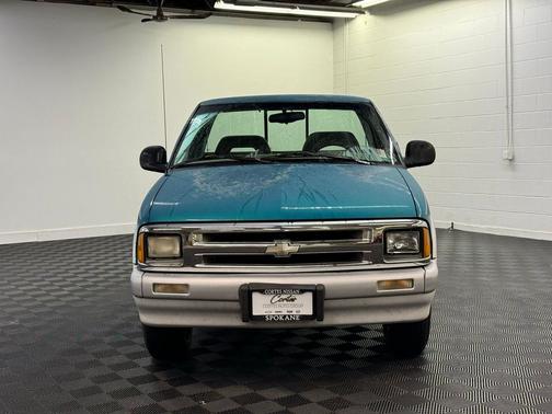 1994 Chevrolet S-10 Base