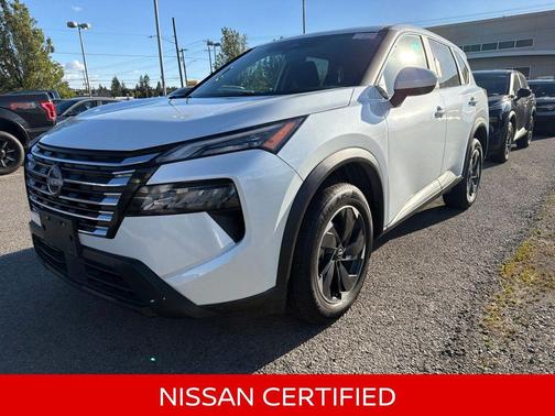 Everest White Pearl 2025 Nissan Rogue SV