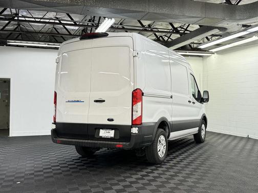 2022 Ford Transit-350 Base