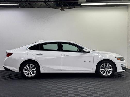 Summit White 2023 Chevrolet Malibu 1LT
