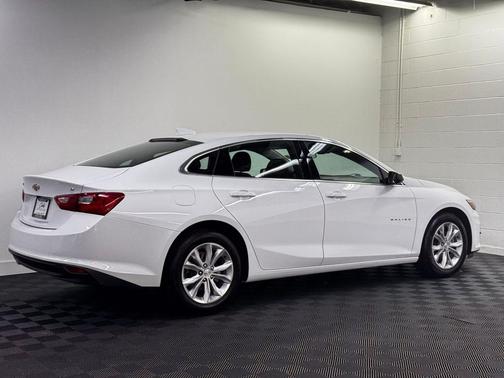 Summit White 2023 Chevrolet Malibu 1LT