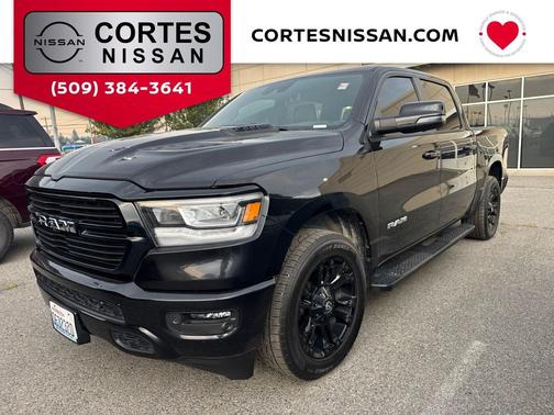 Diamond Black Crystal Pearlcoat 2023 RAM 1500 Laramie