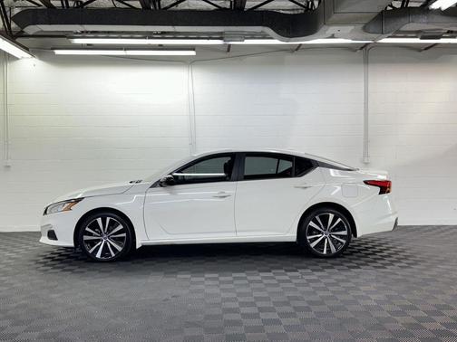 2022 Nissan Altima SR Intelligent AWD