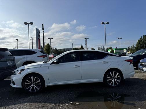 2022 Nissan Altima SR Intelligent AWD