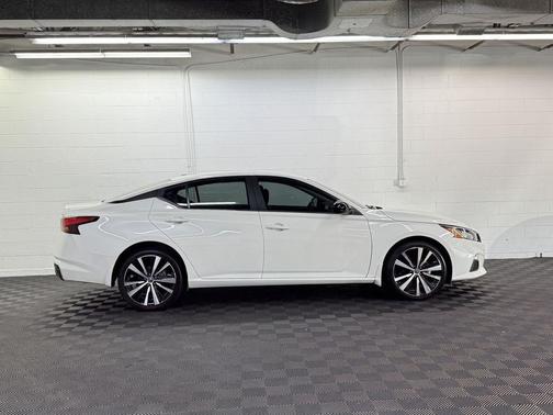 2022 Nissan Altima SR Intelligent AWD