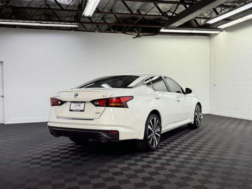 2022 Nissan Altima SR Intelligent AWD