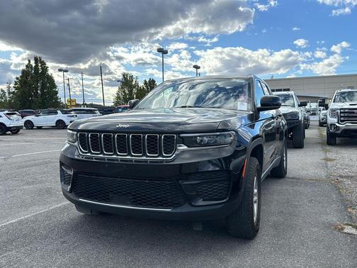2023 Jeep Grand Cherokee Laredo