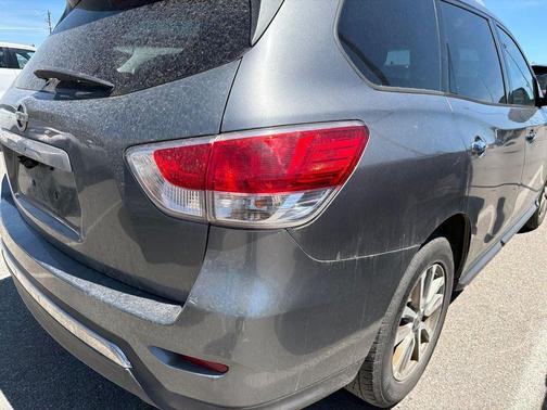 Gun Metallic 2016 Nissan Pathfinder S