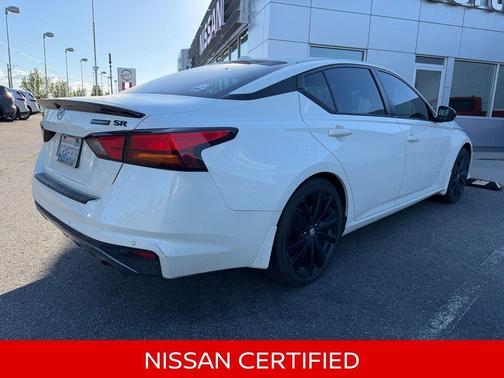 Pearl White Tricoat 2022 Nissan Altima SR FWD