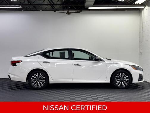 Glacier White 2025 Nissan Altima 2.5 SV