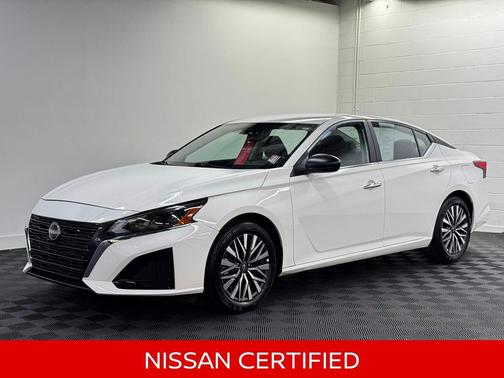 Glacier White 2025 Nissan Altima 2.5 SV