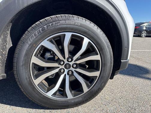 Star White Tri-Coat 2020 Ford Explorer ST