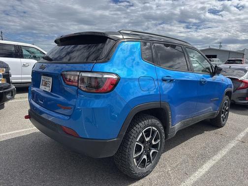 Hydro Blue Pearlcoat 2025 Jeep Compass Trailhawk