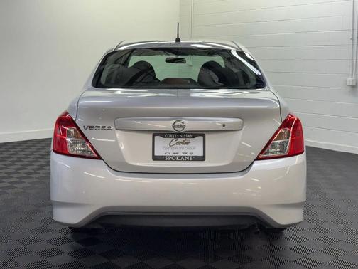 2015 Nissan Versa 1.6 S