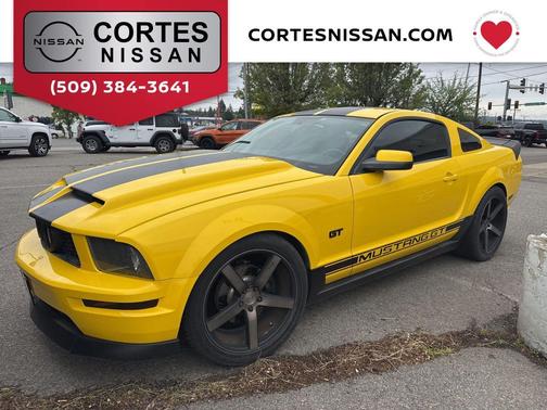 Screaming Yellow 2006 Ford Mustang GT