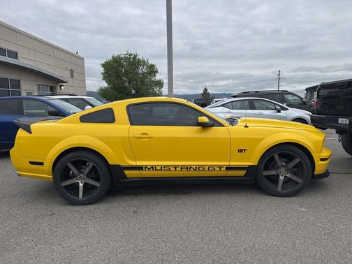 Screaming Yellow 2006 Ford Mustang GT