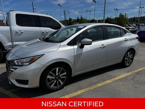 Brilliant Silver 2025 Nissan Versa 1.6 SV