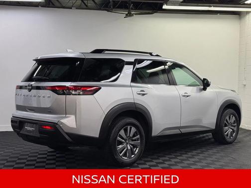 2025 Nissan Pathfinder SV 4WD