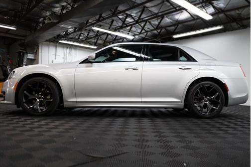 2022 Chrysler 300 S