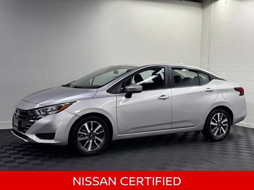 Brilliant Silver 2025 Nissan Versa 1.6 SV