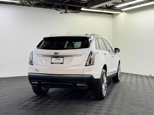 2025 Cadillac XT5 Sport