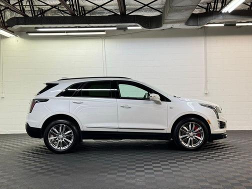 2025 Cadillac XT5 Sport
