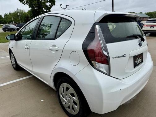 2016 Toyota Prius c Two