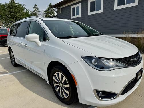 2020 Chrysler Pacifica Touring-L Plus