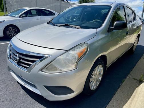 2015 Nissan Versa 1.6 S+