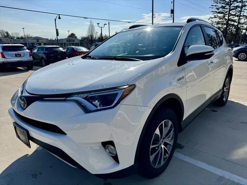 2017 Toyota RAV4 Hybrid XLE