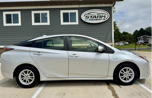 2016 Toyota Prius Two