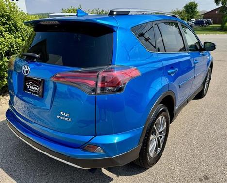 2017 Toyota RAV4 Hybrid XLE