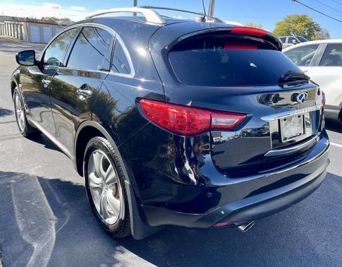 2011 INFINITI FX35 Base