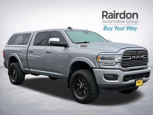 Billet Silver Metallic Clearcoat 2022 RAM 2500 Laramie Crew Cab 4x4 6'4' Box