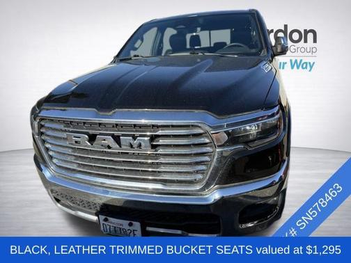 Diamond Black Crystal Pearlcoat 2025 RAM 1500 Laramie