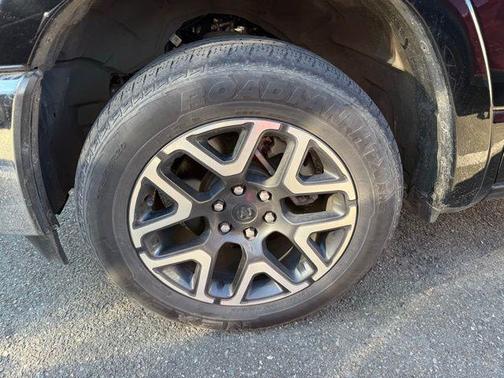 Diamond Black Crystal Pearlcoat 2025 RAM 1500 Laramie