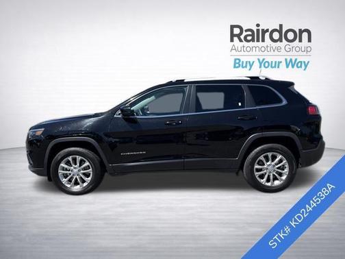 Diamond Black Crystal Pearlcoat 2019 Jeep Cherokee Latitude
